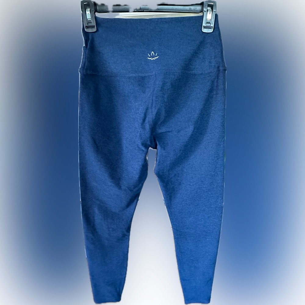Overlap waistband Beyond Yoga leggings New w/out tags